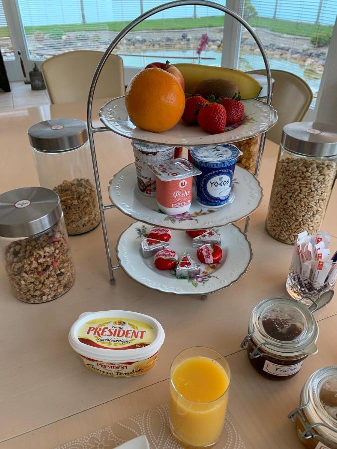 Bed And Breakfast La Petite Thielle Cressier Buitenkant foto