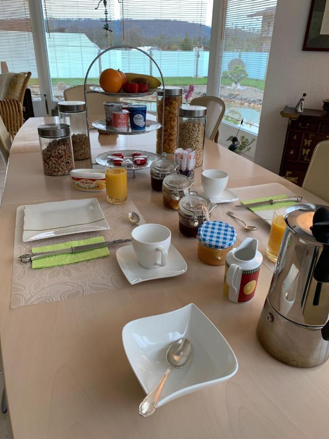Bed And Breakfast La Petite Thielle Cressier Buitenkant foto