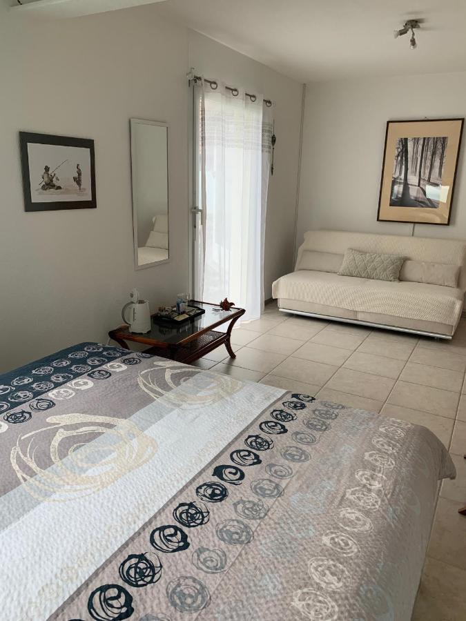 Bed And Breakfast La Petite Thielle Cressier Buitenkant foto